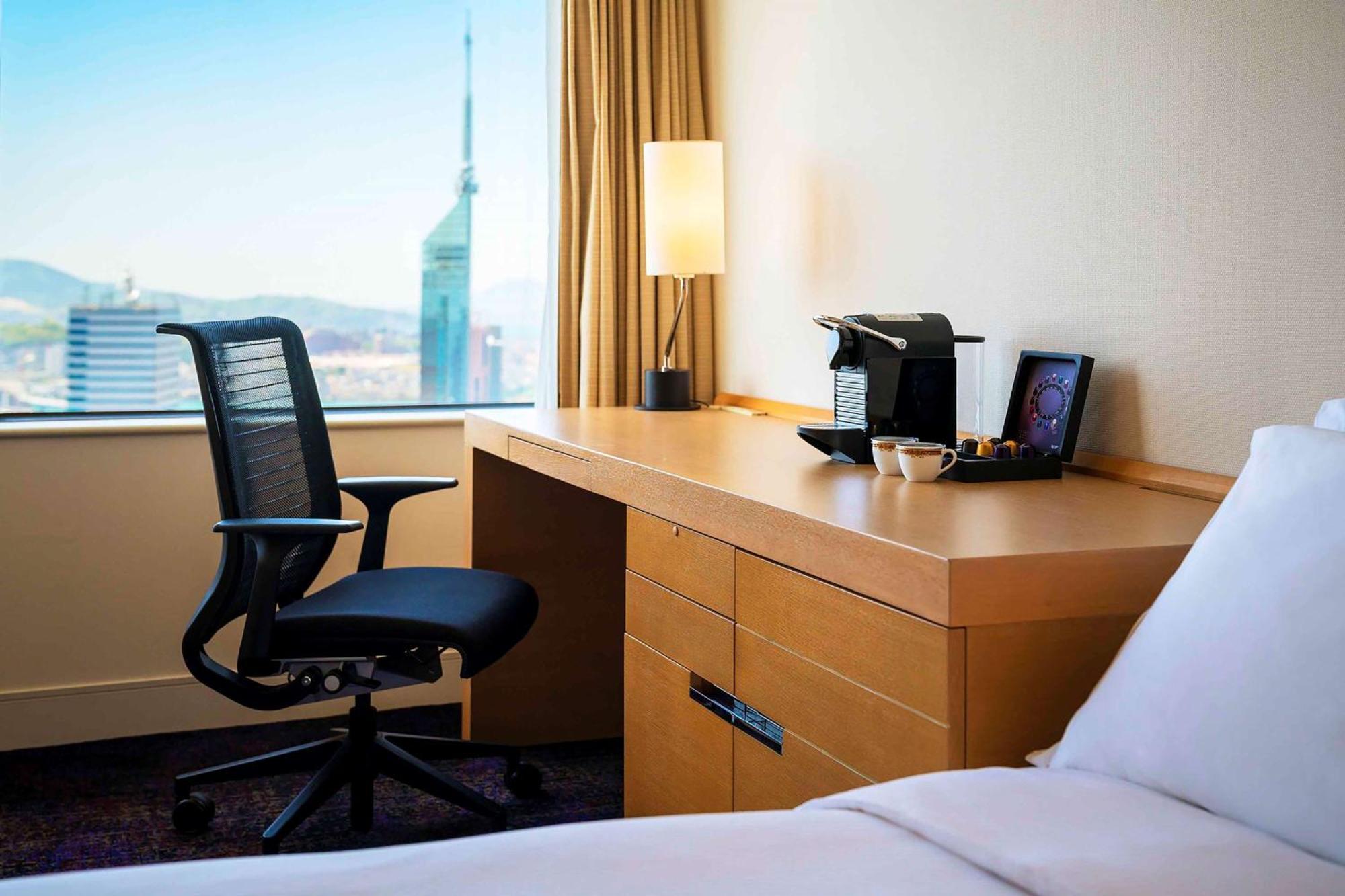 Hilton Fukuoka Sea Hawk Hotel Ngoại thất bức ảnh